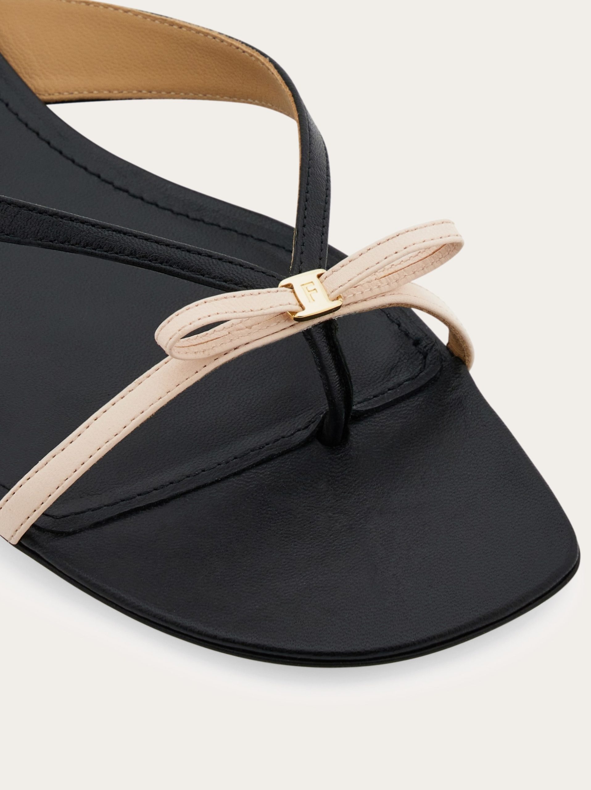 Ferragamo Mini bow flip flop - Image 3